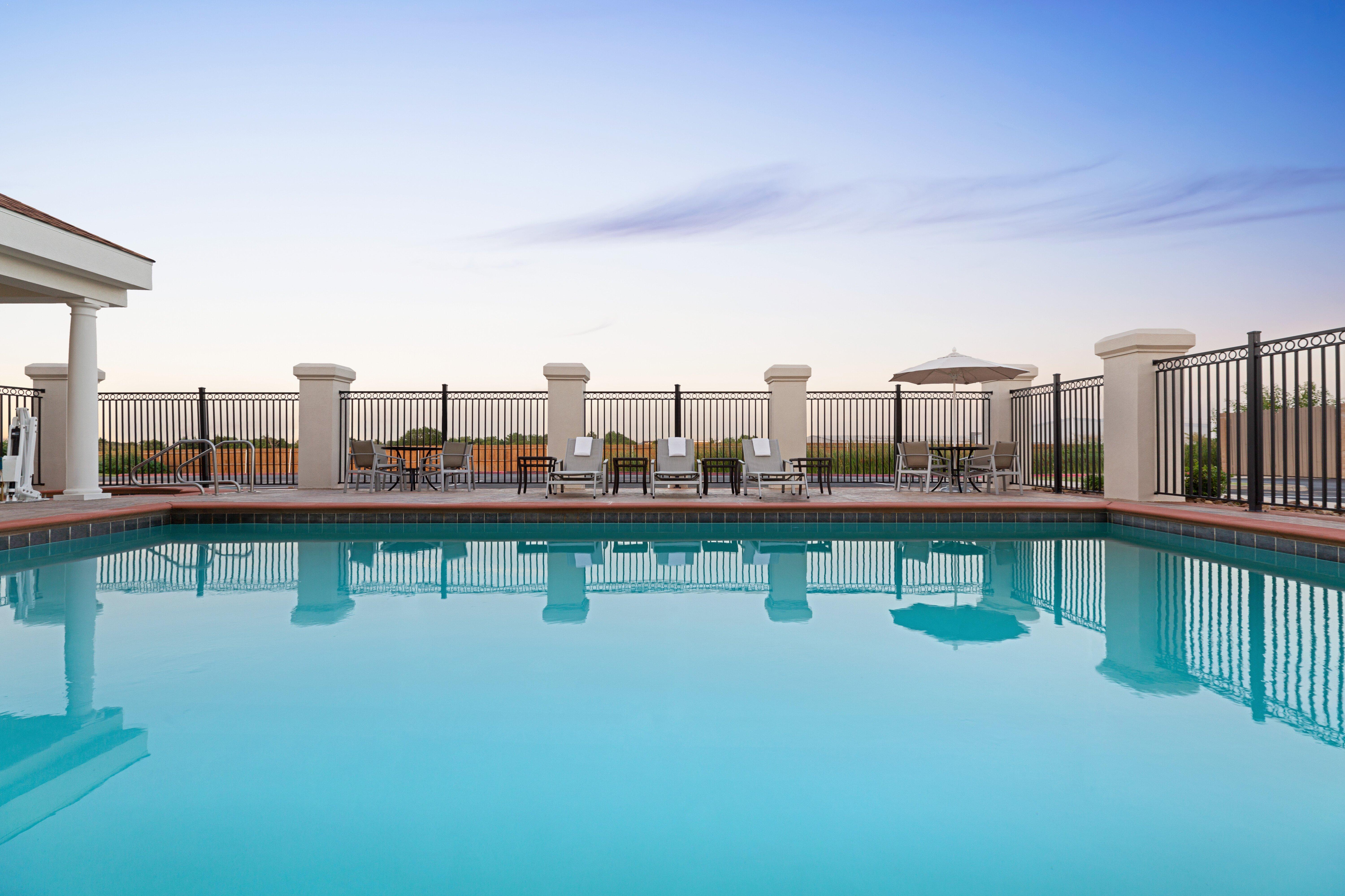Holiday Inn Express Hotel & Suites Shawnee I-40 By Ihg Bagian luar foto