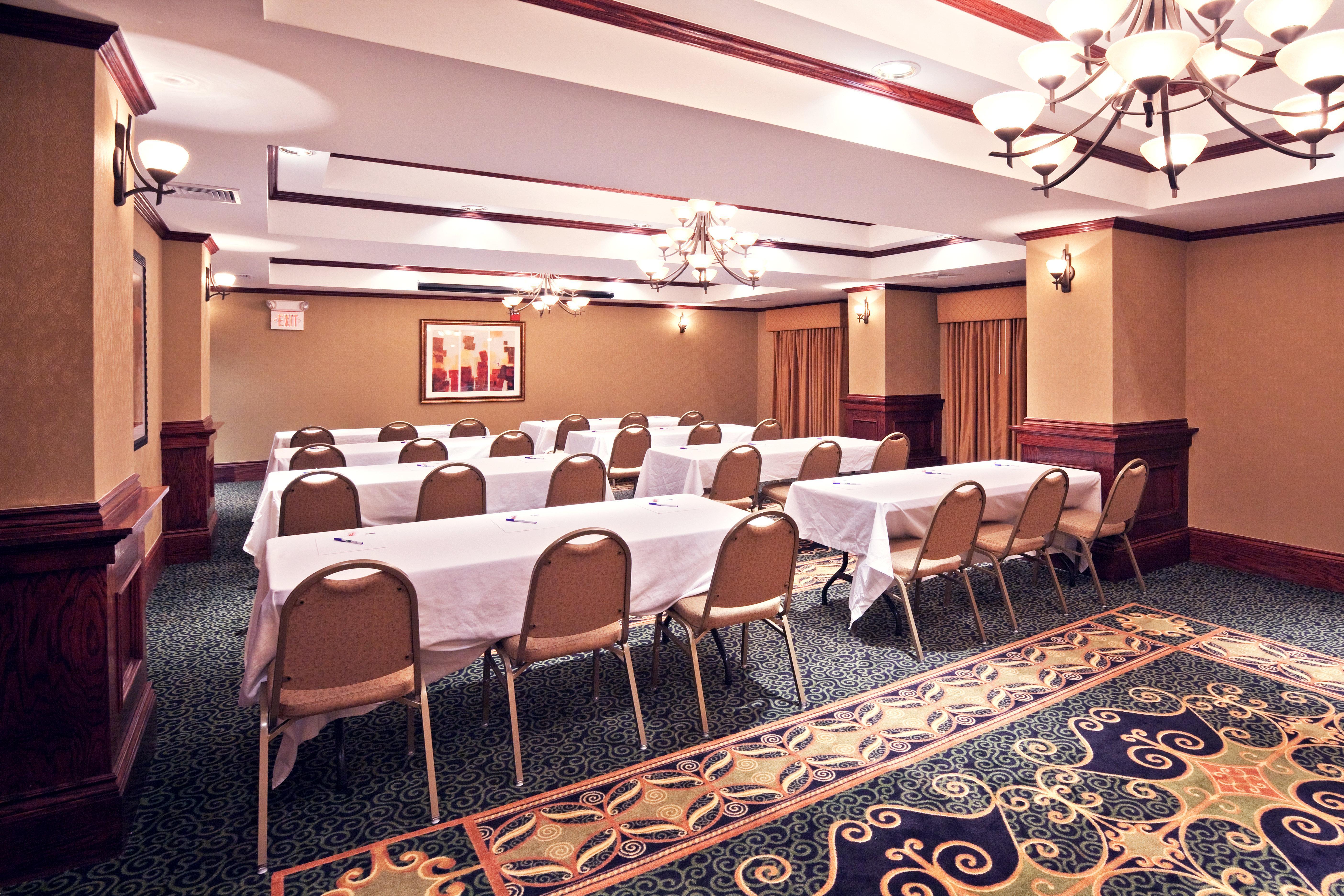 Holiday Inn Express Hotel & Suites Shawnee I-40 By Ihg Bagian luar foto