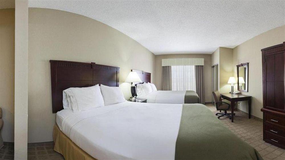 Holiday Inn Express Hotel & Suites Shawnee I-40 By Ihg Bagian luar foto